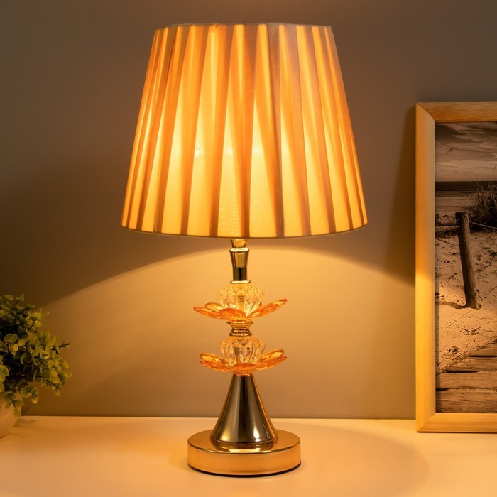 Настольная лампа "Ариса" Е27 40Вт золото 22х22х38 см RISALUX Настольная лампа "Ариса" Е27 40Вт золото 22х22х38 см RISALUX