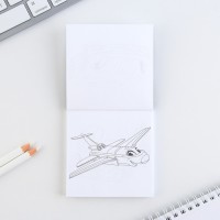 Подарочный набор: блокнот-раскраска и восковые мелки «Крутому гонщику»