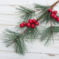 Еловая ветка новогодняя «Зимнее волшебство. Мечты», пластик, веточка ягод, 46 см