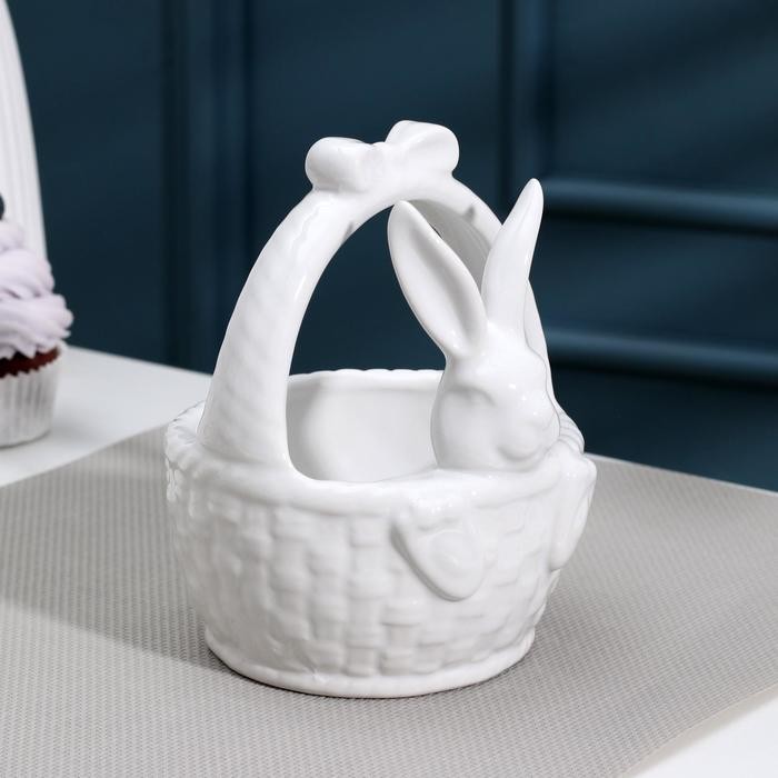 Конфетница Доляна «Зайка», 12×12×14.7 см, доломит, белая