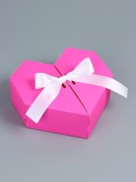 Подарочная коробка - сердце, самосборная, розовая, с лентой, 17×17×6 см