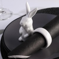 Кольцо для салфеток Доляна «Зайка», 9.1×4.3×10.5 см, доломит, белое