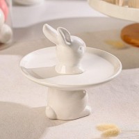 Блюдо для пирожных Доляна «Кролл», 18×18 см, доломит, белое