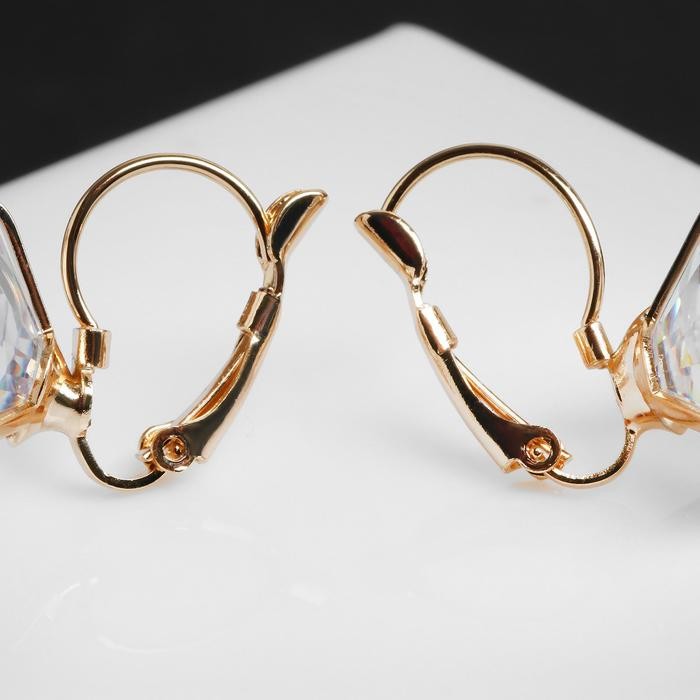 Серьги со стразами «Большой сапфир» в наклоне, d=1.6, белые в золоте