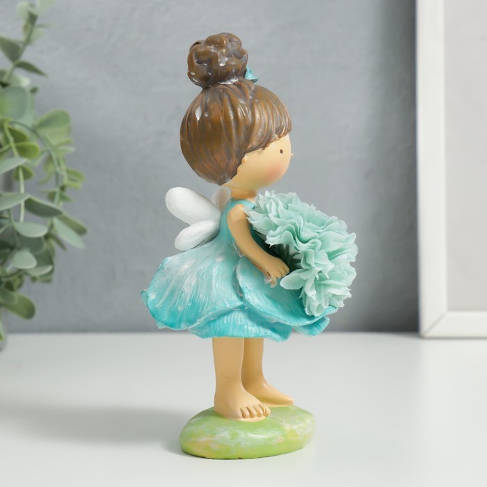 Сувенир полистоун "Малышка-фея в голубом, с цветком" 15,5х8х8 см