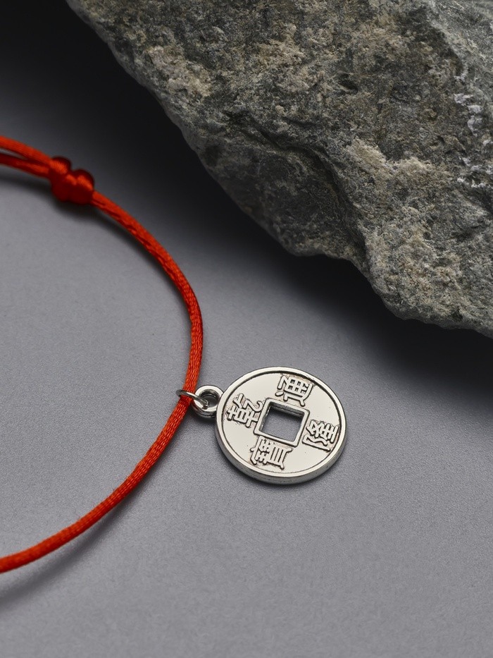 Браслет-оберег «Красная нить» денежная, цвет чернёное серебро, d=8 см