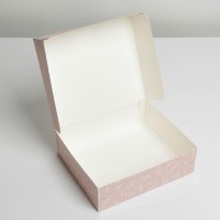 Коробка для кондитерских изделий «Love», 17 × 20 × 6 см