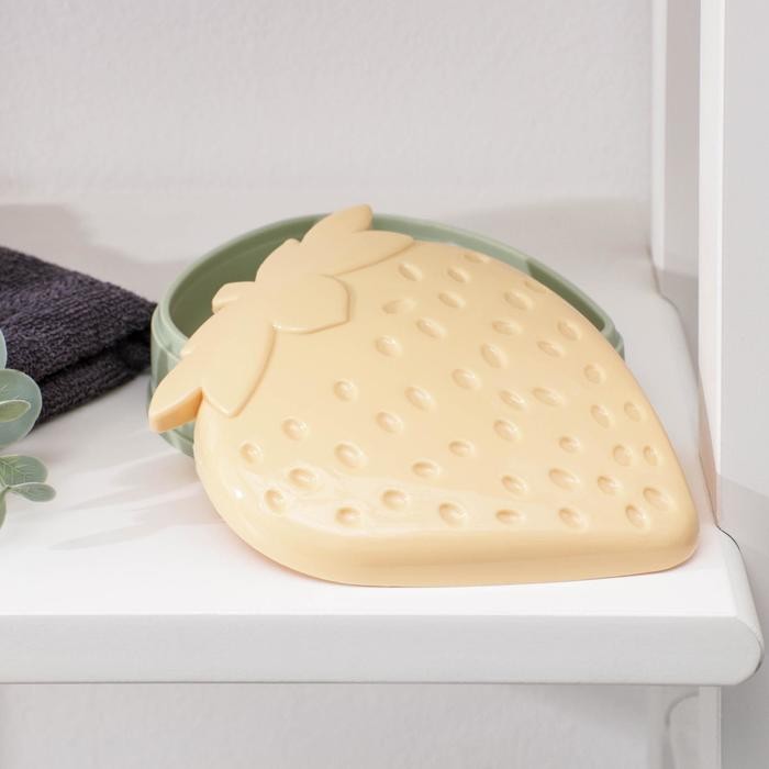 Мыльница пластиковая «Клубничка», 14×11×3,5 см, цвет МИКС