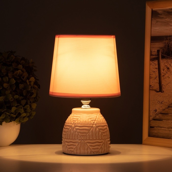 Лампа настольная "Давид" 1х40Вт Е14 розовый 14х14х24см