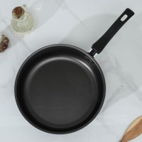 Сотейник Promo, 2,8 л, d=24 см, пластиковая ручка, стеклянная крышка, антипригарное покрытие, цвет чёрный