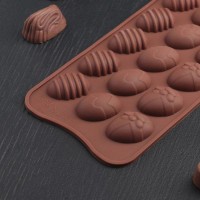 Форма для льда и кондитерских украшений Доляна «Пасхальные яйца», 22×10,5 см, 15 ячеек (3,2×2,5 см), цвет шоколадный