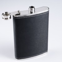 Подарочный набор 5 в 1: фляжка 270 мл, брелок с компасом, воронка, рюмка, 18 х 23