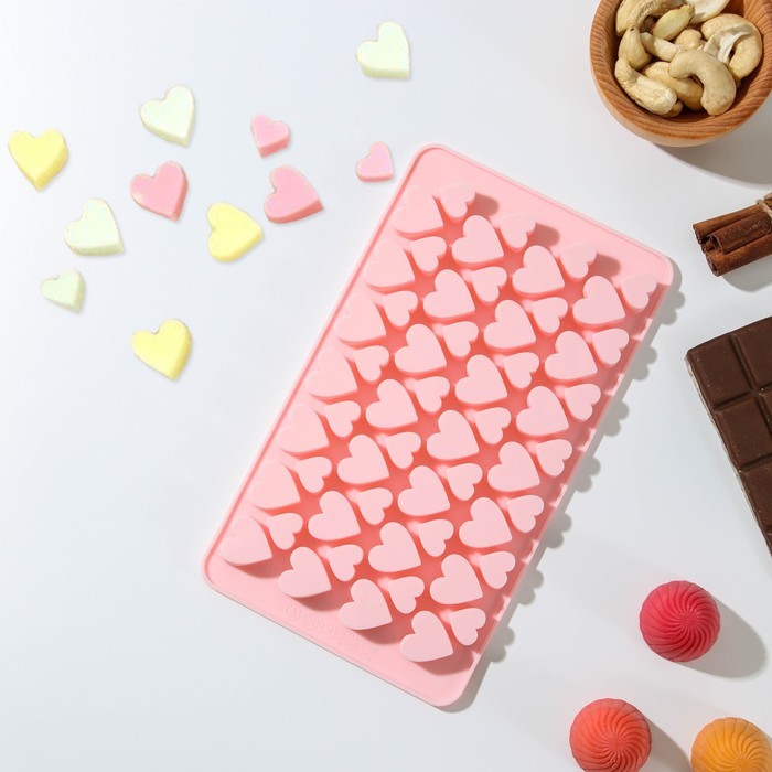 Форма для конфет и шоколада Доляна «Сердечки», силикон, 19,5×11,5 см, 56 ячеек (2×2/1,5×1,5 см), розовая
