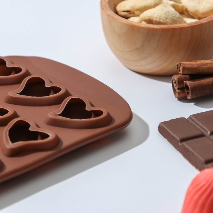 Форма для конфет и шоколада Доляна «Сердца», силикон, 21.5×10.5×1.8 см, 15 ячеек (3×3 см), коричневая