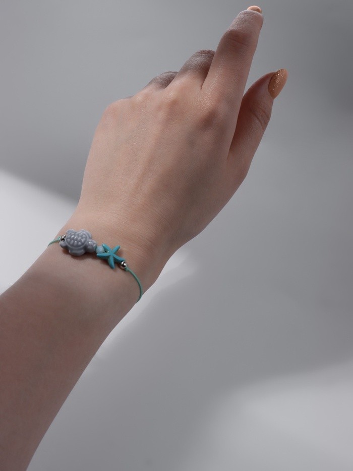 Браслет на нити «Звезда и Черепашка», серый в серебре