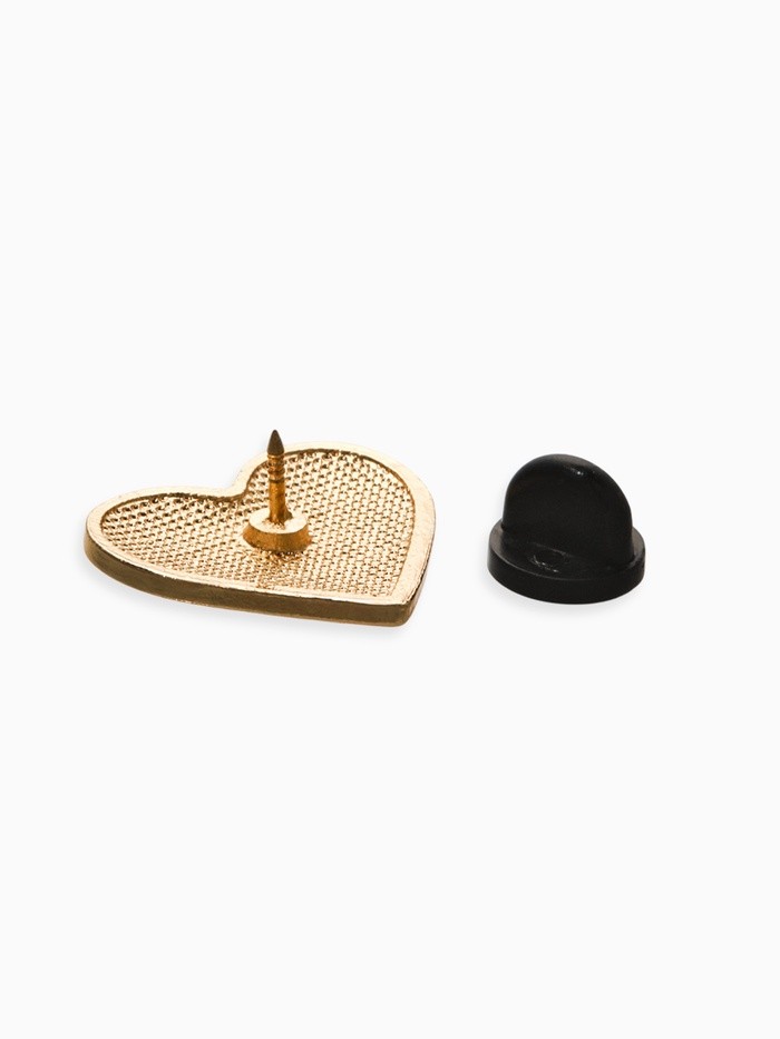 Значок «Россия» в сердце, цветной в серебре Значок «Россия» в сердце, цветной в серебре