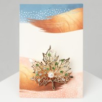 Брошь «Лист кленовый», бело-зелёная в золоте