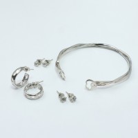 Набор 4 предмета: 3 пары серьги, 1 браслет «Нежность», цвет белый в серебре