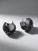 Серьги со стразами QF «Блеск» объёмные, серые в серебре