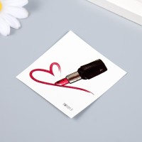 Татуировка на тело цветная "Помада рисует сердце" 6х6 см