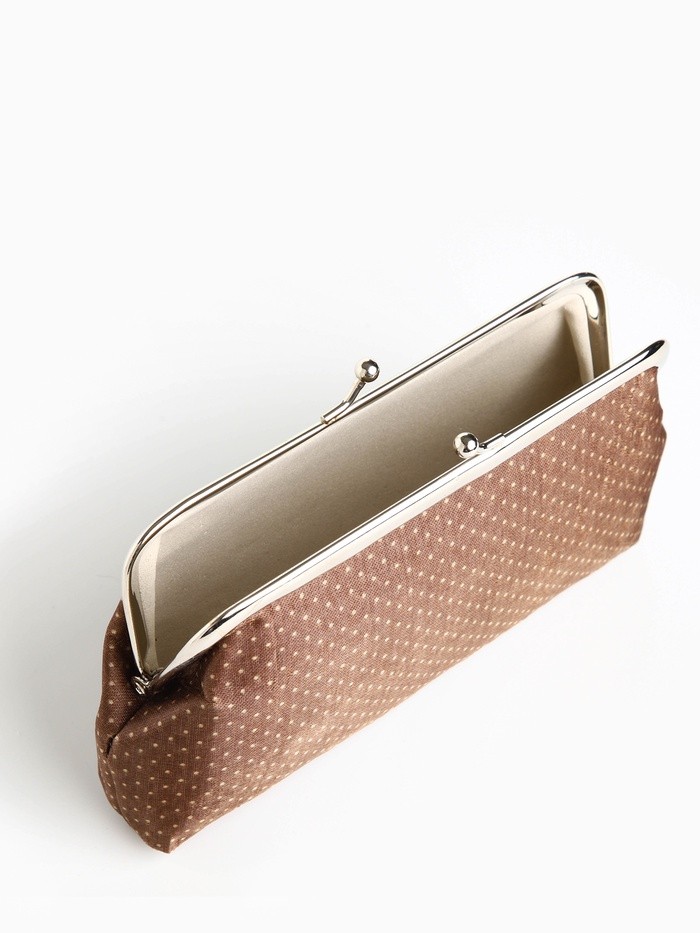 Косметичка на фермуаре, цвет коричневый