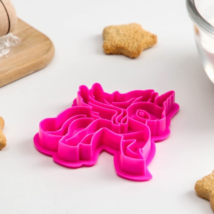 Форма для печенья и пряников «Единорог», 9,5×7×1,5 см, цвет розовый