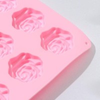 Форма для льда и кондитерских украшений Доляна «Розочки», 20,7×14,3×1,3 см, 12 ячеек, цвет МИКС
