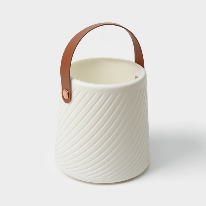 Ваза для цветов LaDо́m «Ведёрко», пластик, 1,8 л, 15×14,5×12,5 см, белая