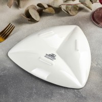 Менажница треугольная, 3 секции, 20×20 см