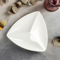 Менажница треугольная, 3 секции, 20×20 см