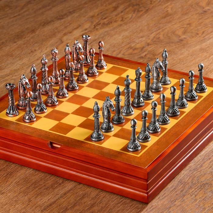 Шахматные фигуры сувенирные, h короля=8 см, пешки=5.6 см. d=2 см