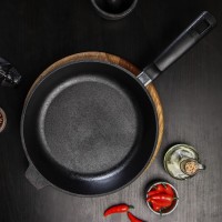 Сковорода литая чугунная Magma, d=24 см, h=6 см, пластиковая ручка