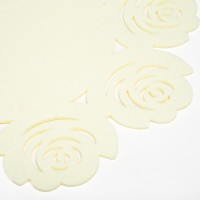 Салфетка декоративная Доляна"Цветы" цвет бежевый, d 30 см, 100% п/э, фетр