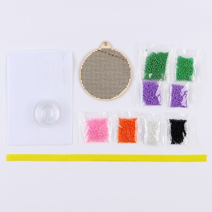 Вышивка бисером на деревянной подвеске на новый год «Дракоша», набор для творчества