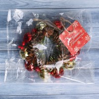 Новогодний венок d-10 см «Зимнее волшебство. Шарики» на дверь, на стену, декор шишки