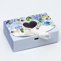 Подарочная коробка сборная с окном «Лиловые цветы», 16.5×11.5×5 см