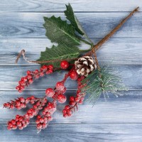Новогодняя ветка декоративная «Зимнее волшебство. Грёзы», пластик, гроздь ягод, шишка иней, 22 см