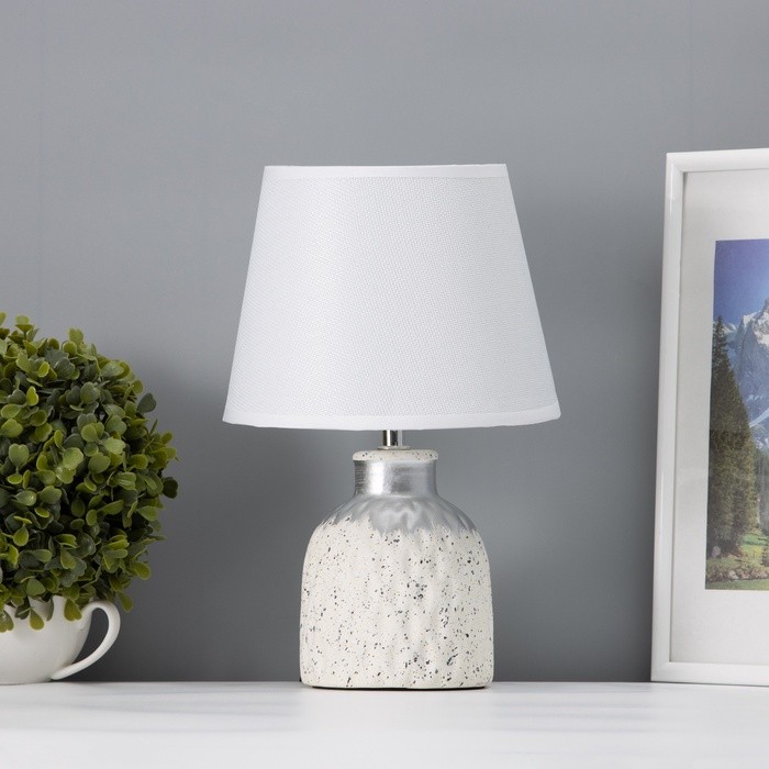 Лампа настольная "Овация" 1хЕ14 40Вт белый 22х22х31см