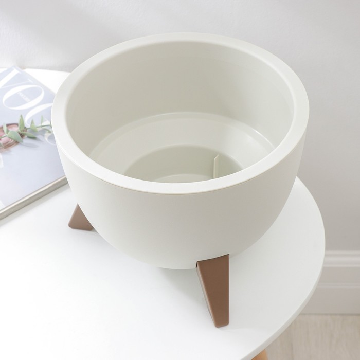 Кашпо на ножках «Флориан», 4,2 л, d=25 см, h=18,5 см, цвет белый ротанг