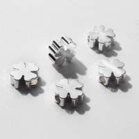 Бусина-разделитель родированные «Клевер», 7×7 мм, внутренний d =2 мм, (фас 10 штук), цвет серебро