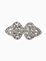 Зажим для кардигана «Ажур. Шип», белый в серебре