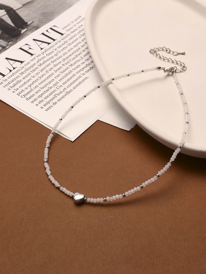 Чокер бисерный «Сердце» бусина №4, белый в серебре, 35 см