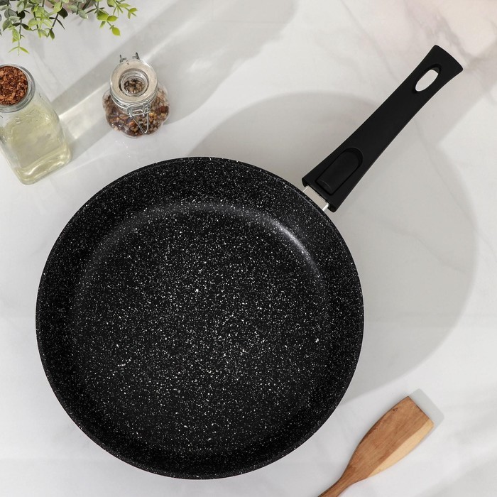 Сковорода Доляна «Элит», d=24 см, съёмная ручка, антипригарное покрытие, цвет чёрный