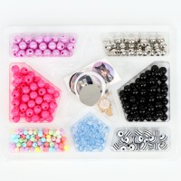 Набор для создания украшений «Мрачные истории», браслеты, кольца, бусы, 5 шармов. 6 видов бусин, наклейки, 5+