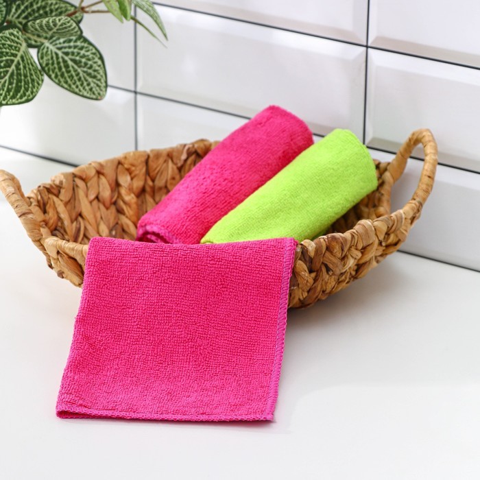 Салфетки универсальные Доляна, 220 г/м², 3 шт, 30×30 см, микрофибра, с оверлоком, МИКС