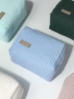 Косметичка женская на молнии TEXTURA, объёмная, средний размер, мягкая, голубая