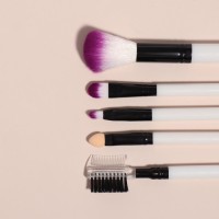 Набор кистей для макияжа, 5 предметов, цвет чёрный/белый