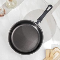 Сотейник «Эксперт», 3,5 л, d=26 см, пластиковая ручка, стеклянная крышка, антипригарное покрытие, цвет бордовый