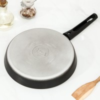 Сковорода «Дарья», d=30 см, съёмная ручка, антипригарное покрытие, цвет чёрный