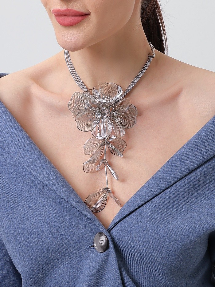 Колье «Цветок» распустившийся, цвет серебро, 40 см